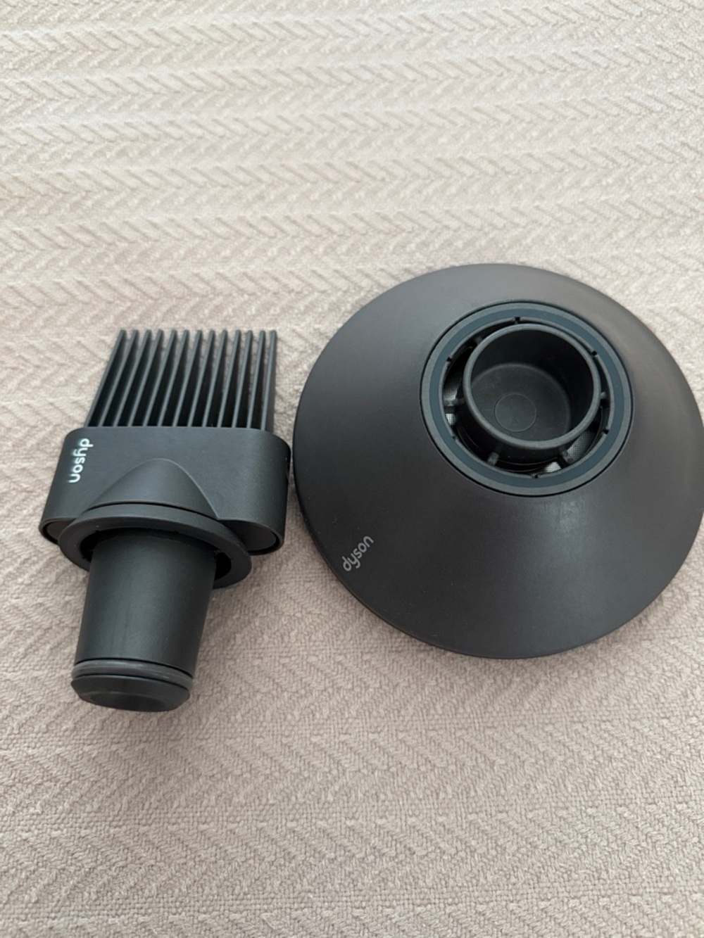 Dyson Supersonic Attachments Dark Gray Hair Dryer Diffuser and Comb Set